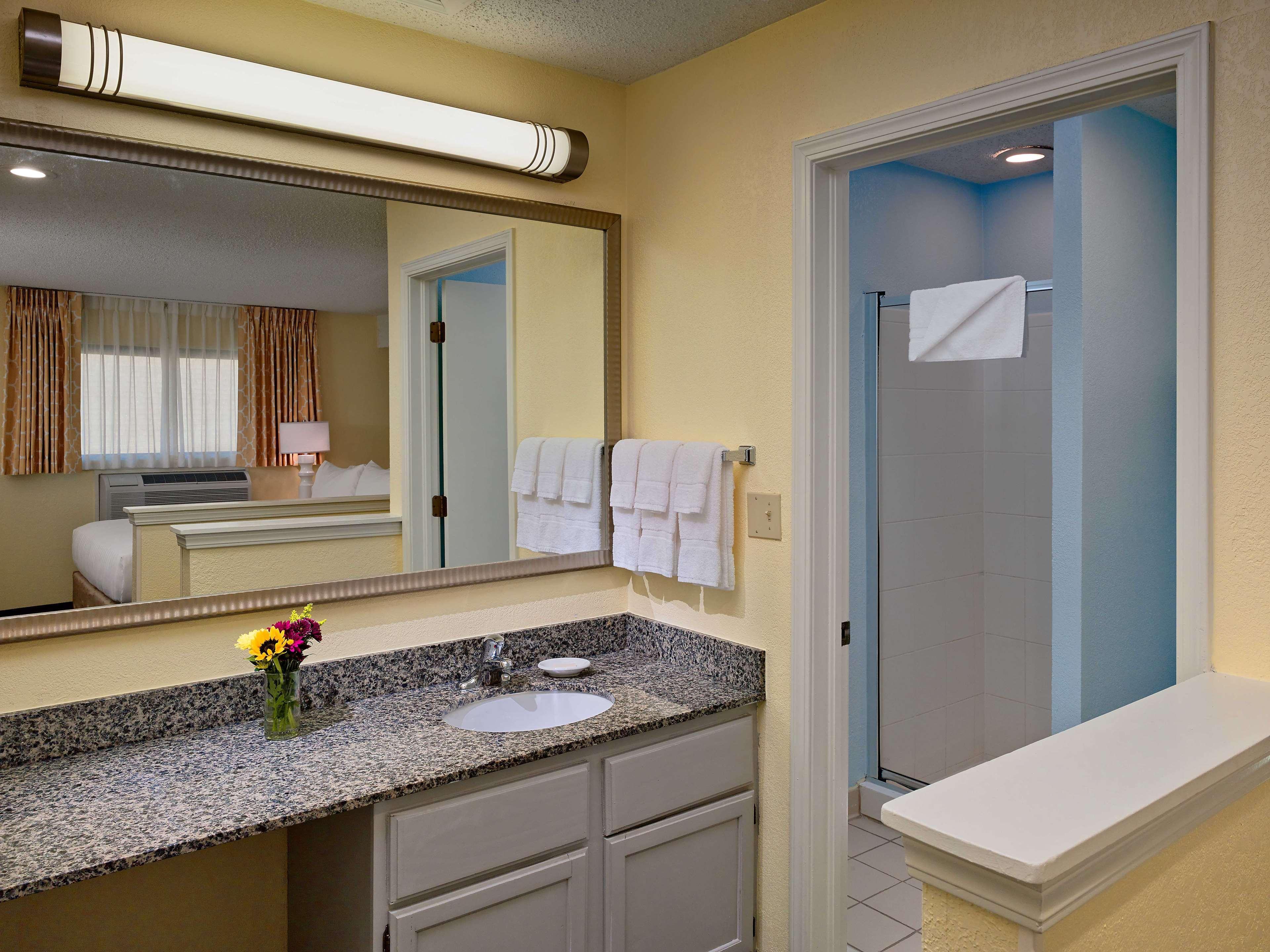Sonesta Simply Suites Memphis East Poplar Pike Buitenkant foto