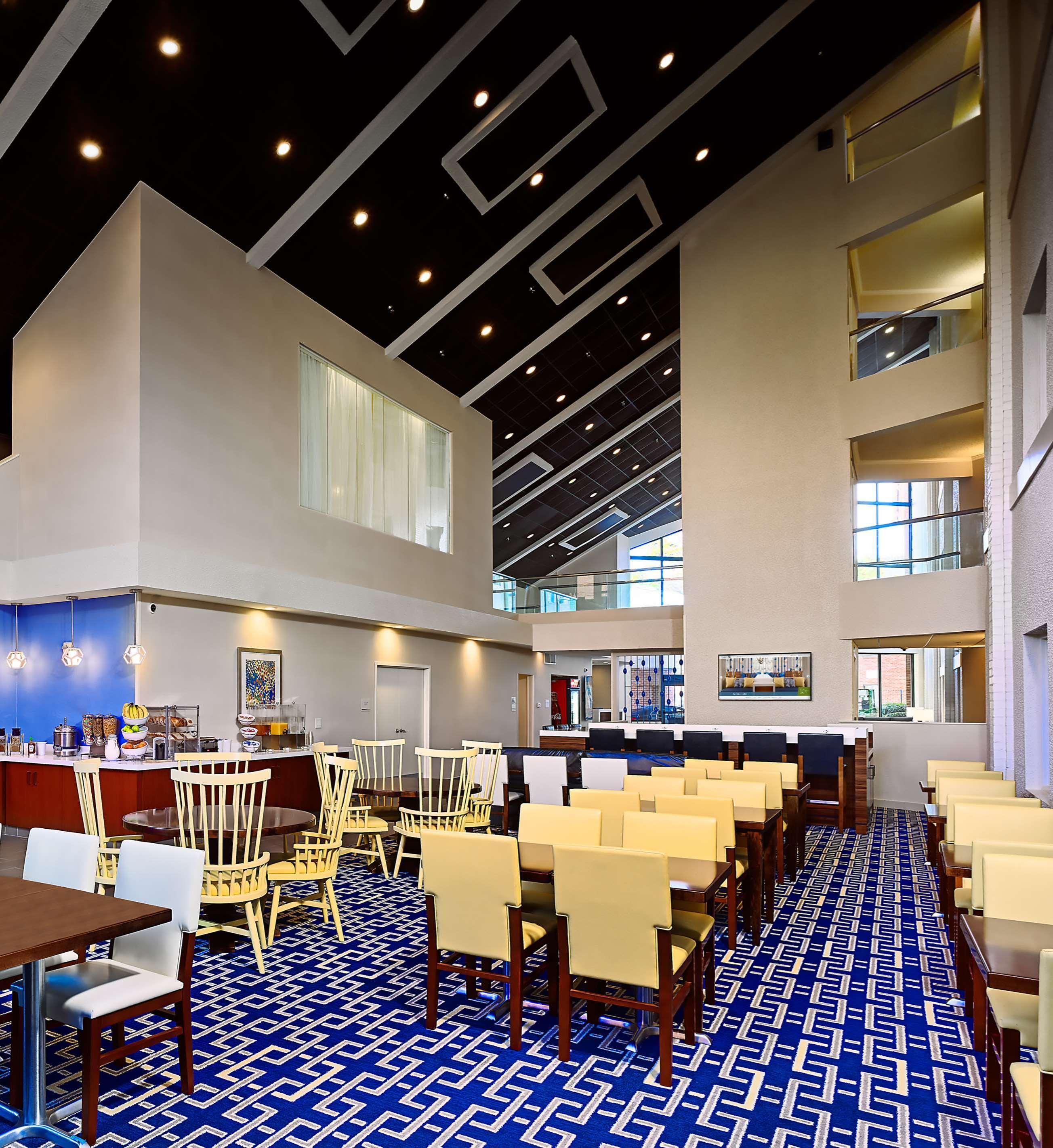 Sonesta Simply Suites Memphis East Poplar Pike Buitenkant foto