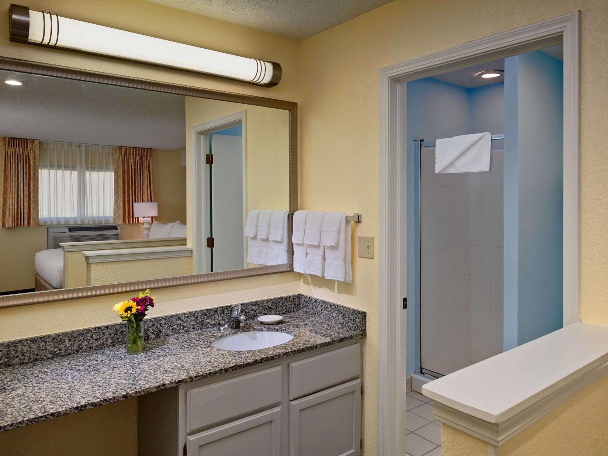 Sonesta Simply Suites Memphis East Poplar Pike Buitenkant foto