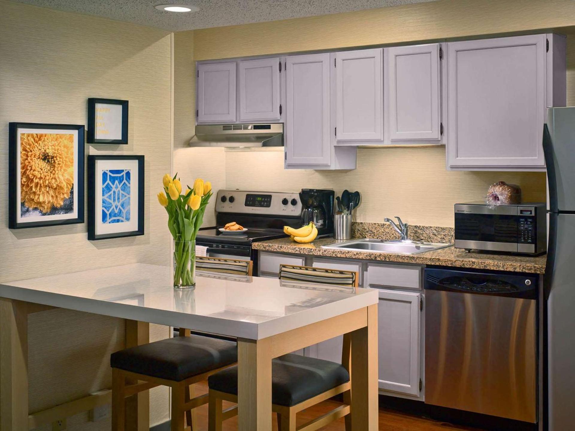 Sonesta Simply Suites Memphis East Poplar Pike Buitenkant foto