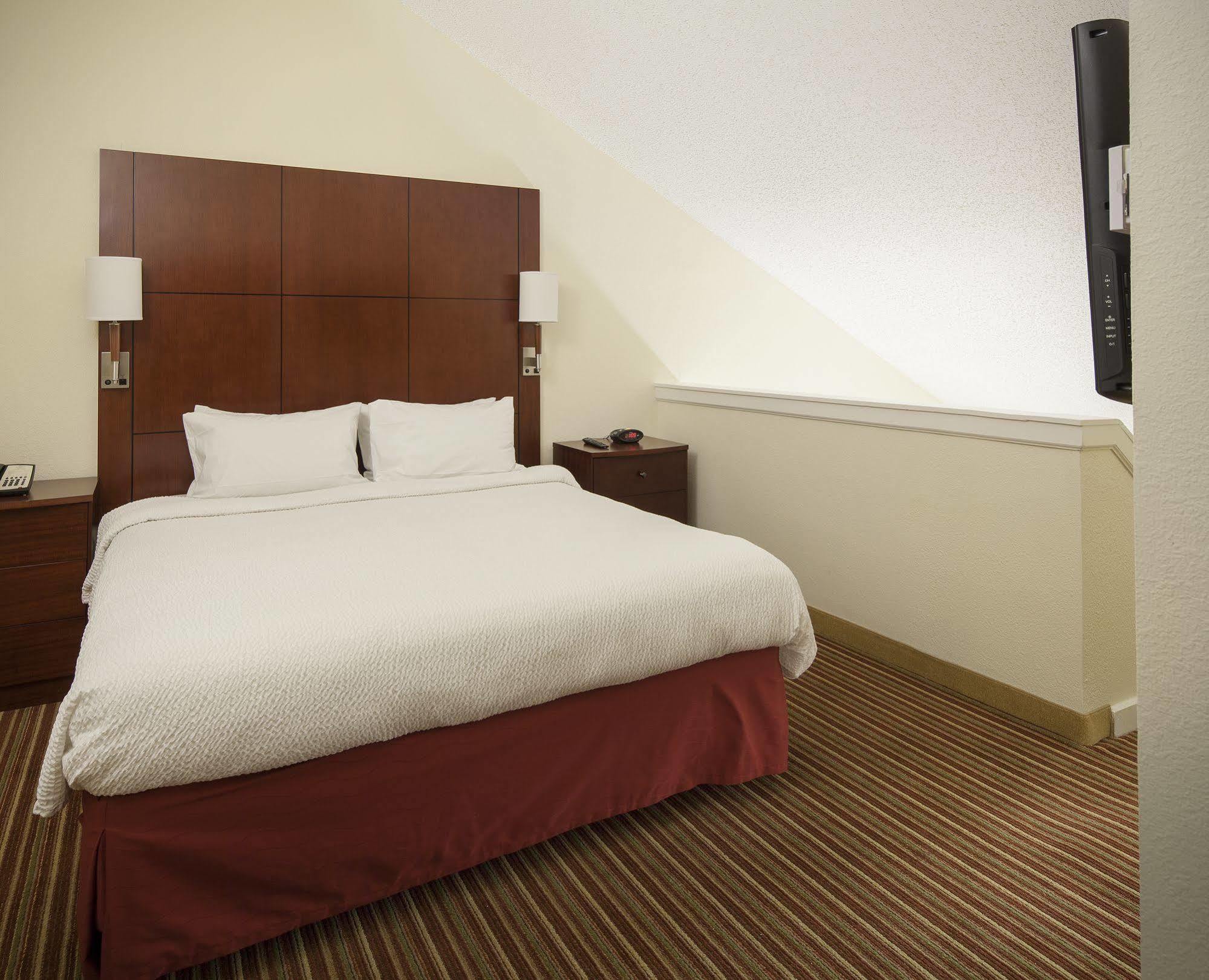 Sonesta Simply Suites Memphis East Poplar Pike Buitenkant foto