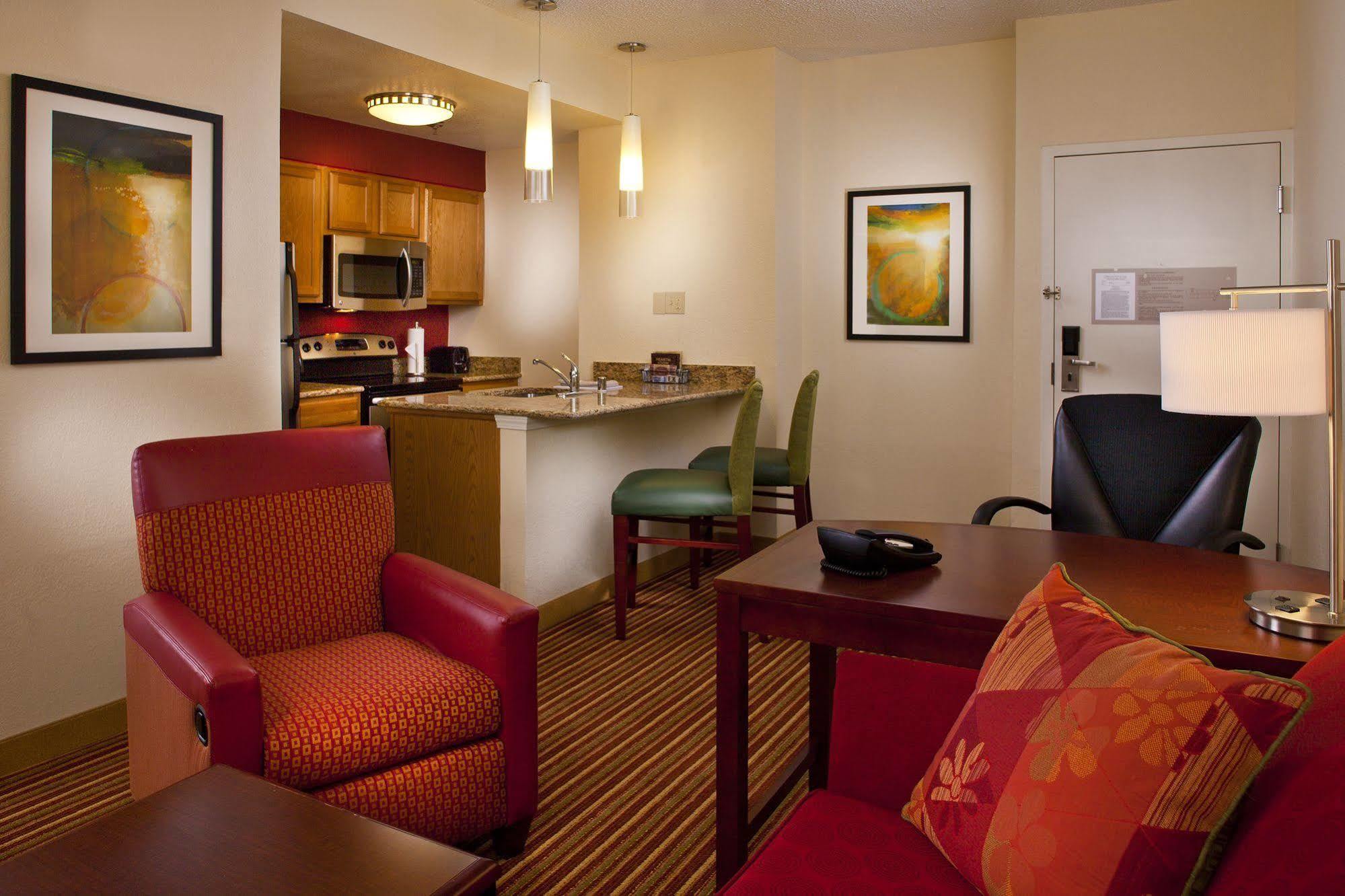 Sonesta Simply Suites Memphis East Poplar Pike Buitenkant foto