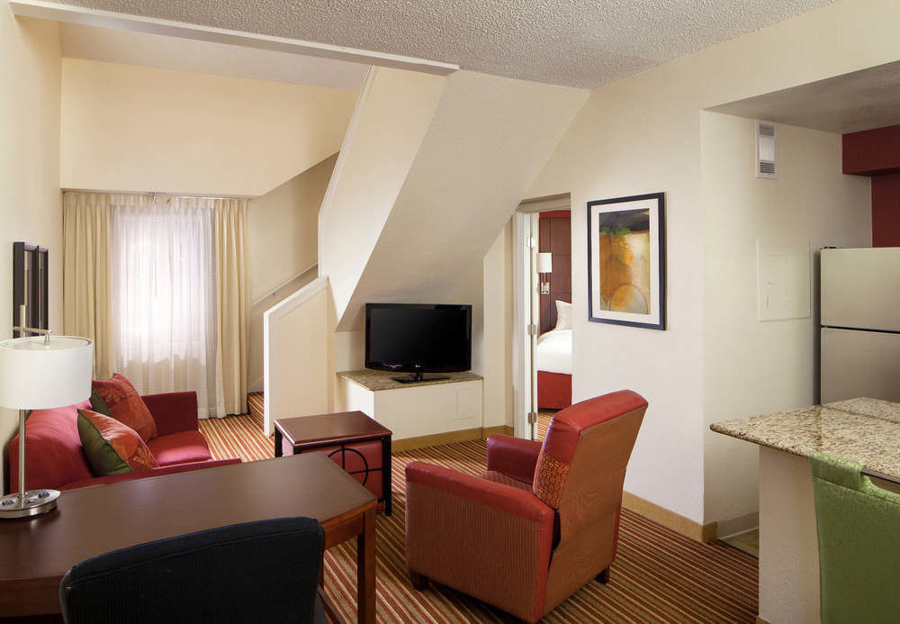 Sonesta Simply Suites Memphis East Poplar Pike Buitenkant foto