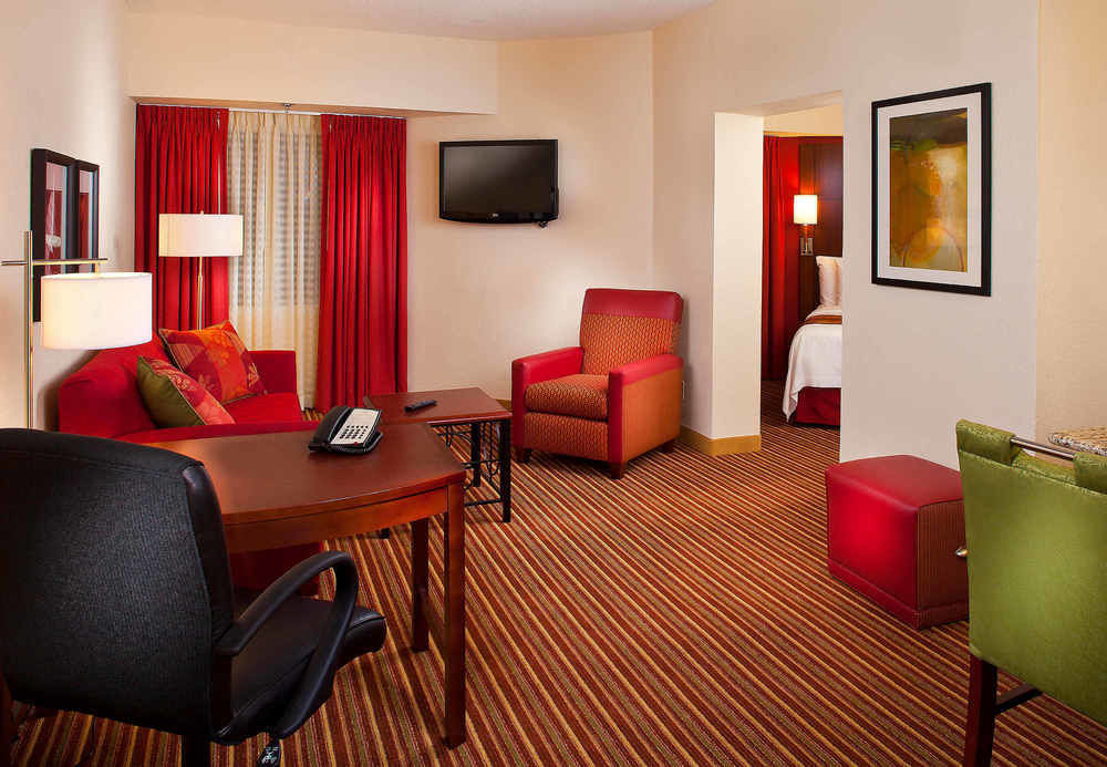Sonesta Simply Suites Memphis East Poplar Pike Buitenkant foto