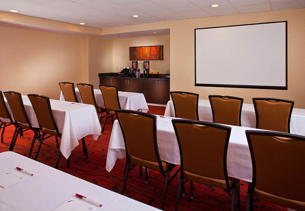 Sonesta Simply Suites Memphis East Poplar Pike Buitenkant foto